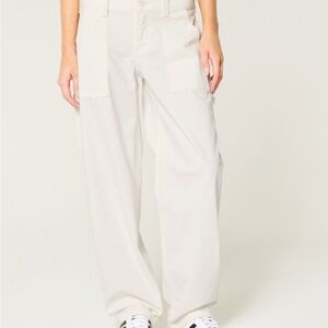 Hollister Low-Rise Cream Cargo Pants